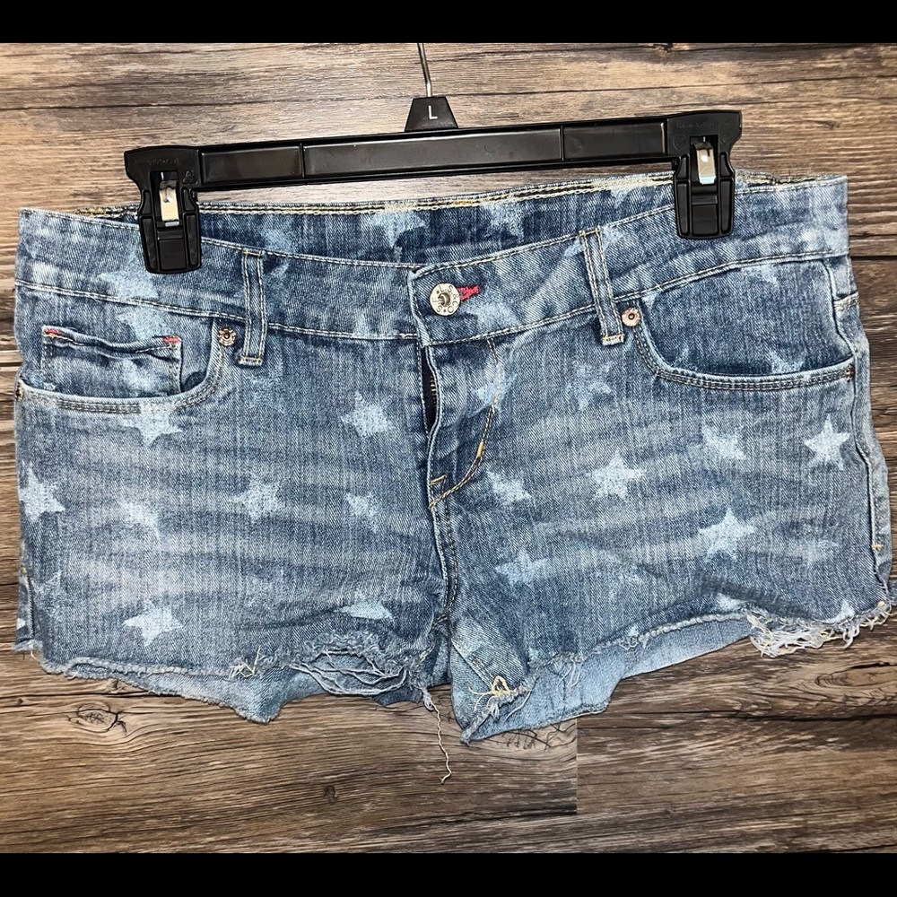 Levi’s Jean Star Shorts